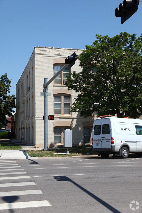 Building Photo - 1107 L St