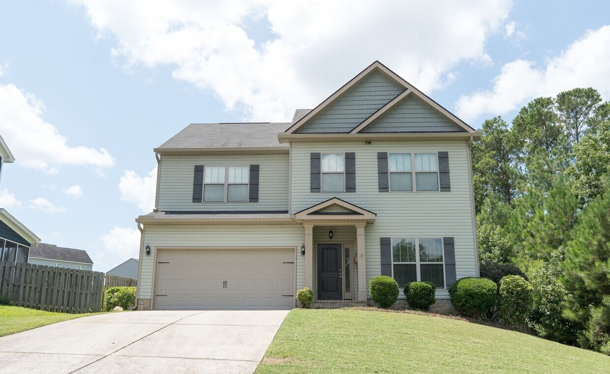 Foto principal - 3 Bedroom 2.5 Bath With Large Backyard