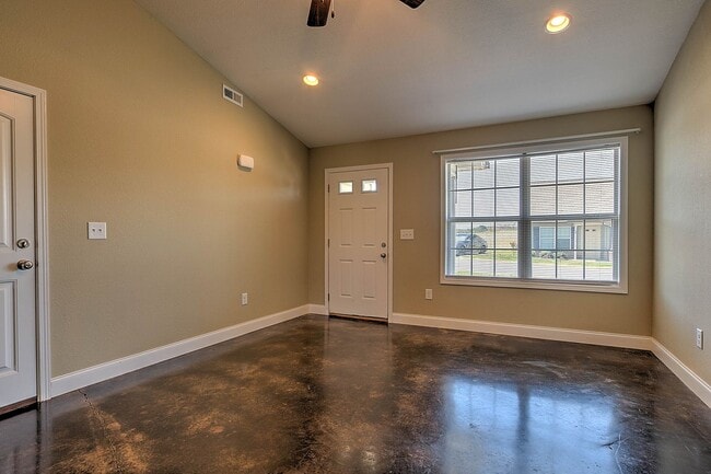 Building Photo - 93 Sutter Pl