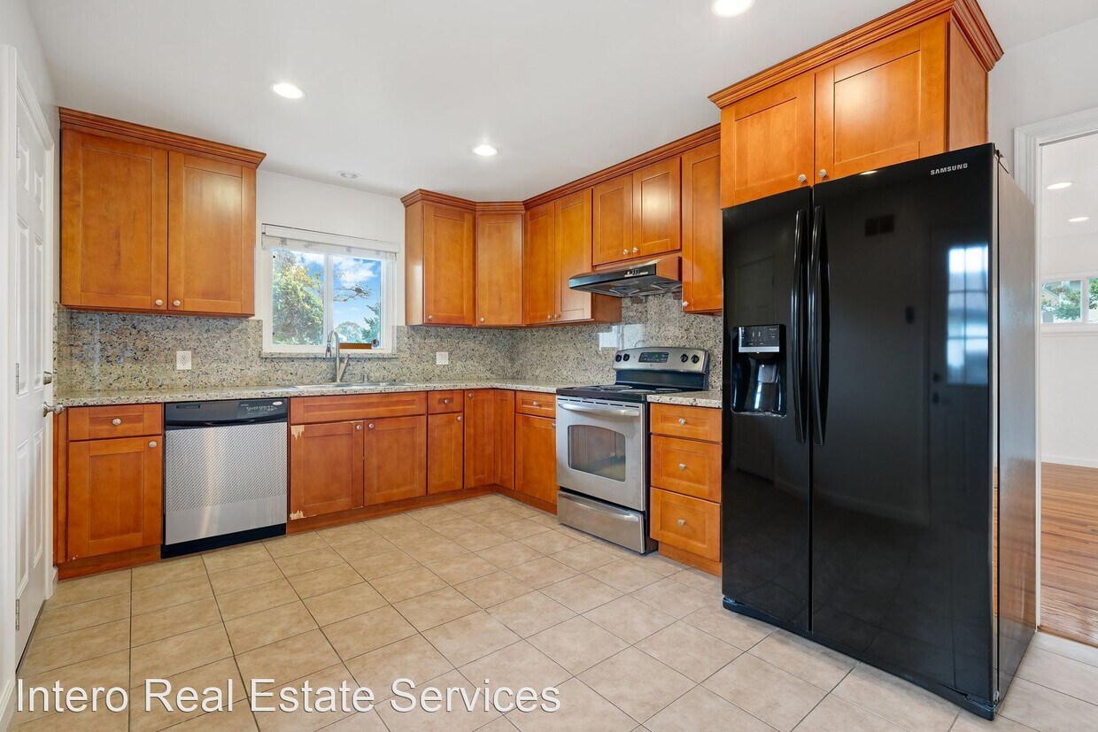Primary Photo - 3 br, 2 bath House - 3415 Santa Barbara Ave