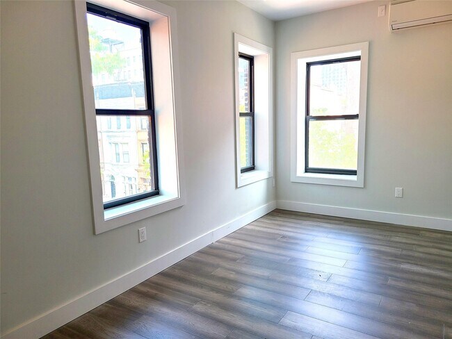 Foto del edificio - 239 Lenox Ave