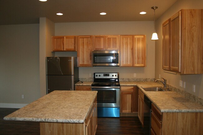 Foto del edificio - 729 Waverly Pl