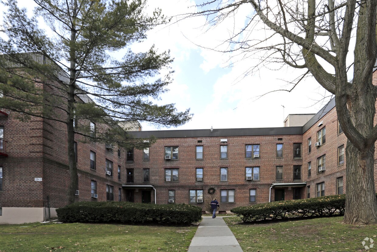Cunningham Heights Apartments in Jamaica, NY