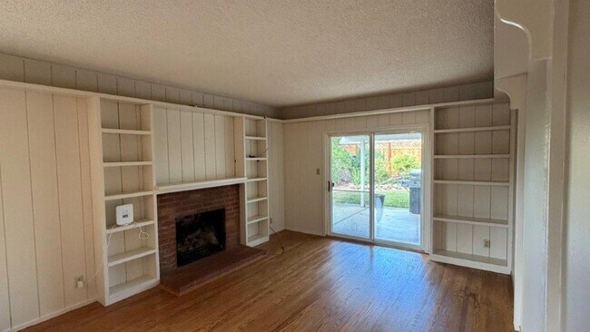 Building Photo - 3919 Almondwood Ct