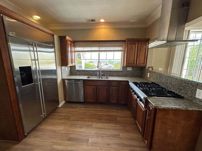 Building Photo - Beautiful home in Evergreen neighborhood