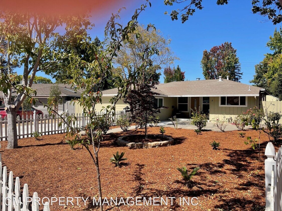 Foto principal - 3 br, 1 bath House - 7 Greenwood Place