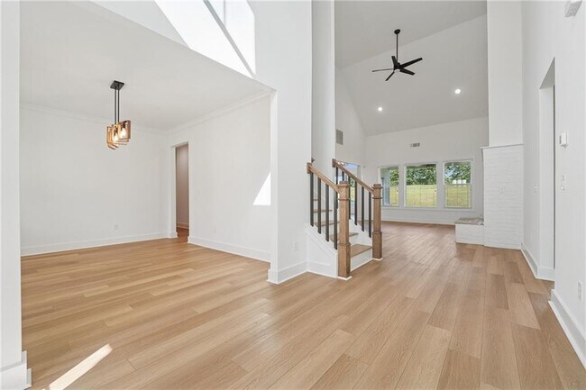 Foto del edificio - 2049 Chestnut Oak Trl
