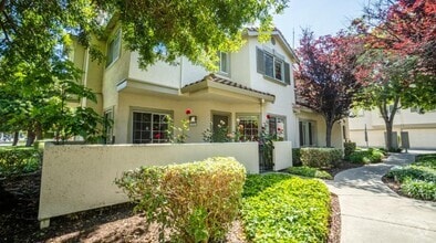 Building Photo - 1171 Tea Rose Cir