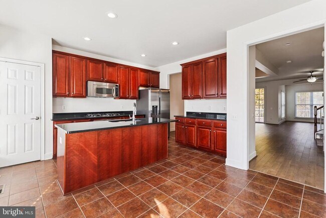 Building Photo - 14551 Crossfield Way