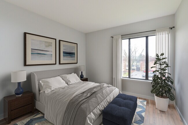 Foto del edificio - 1265 S Maple Rd