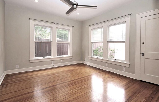 Foto del edificio - 1223 W Gray St