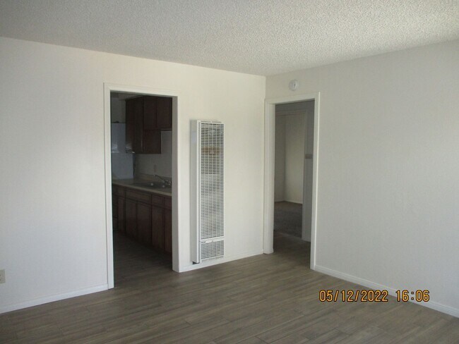 Building Photo - 73841 S Slope Dr