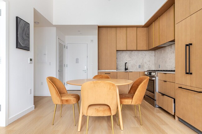 Building Photo - 655 Union St