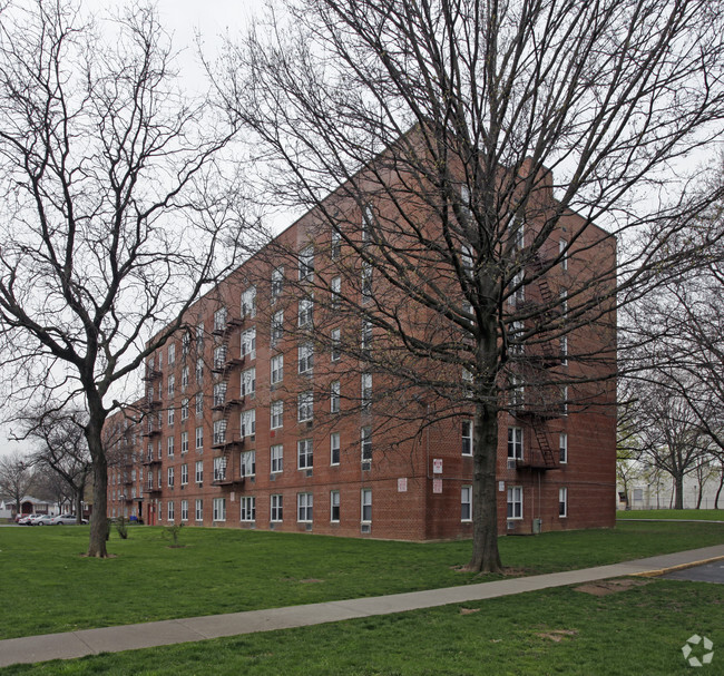 Building Photo - Tysens Park Apartments