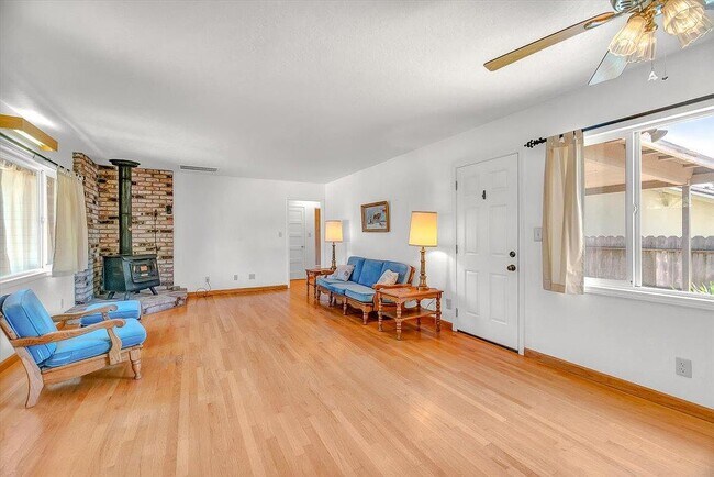 Foto del edificio - 829 Fremont Way