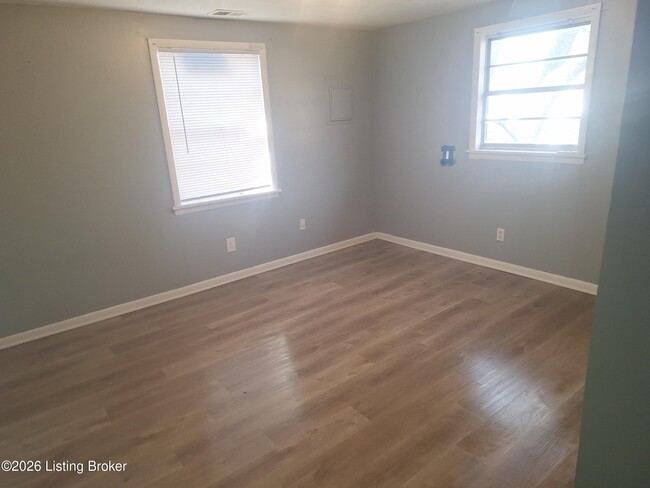 Building Photo - 9217 Alexander Ave