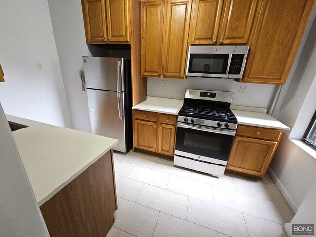 Building Photo - 605 W 170th St