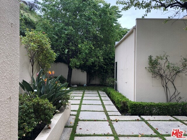 Building Photo - 3016 Dona Susana Dr