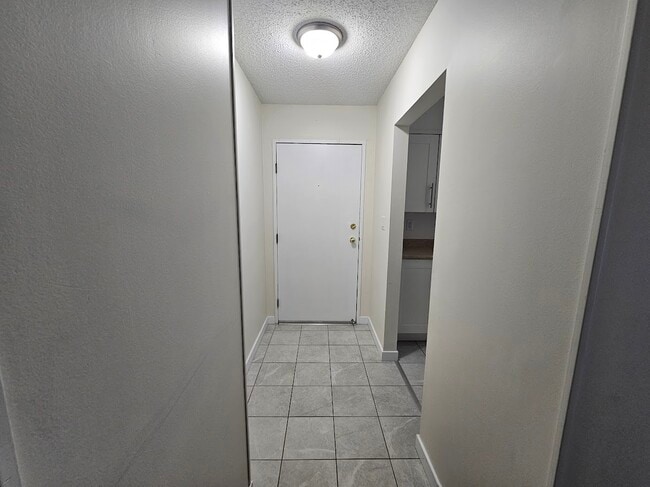 Building Photo - 45598 McIntosh Dr