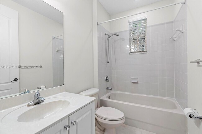 Foto del edificio - 419 SW 147th Ave