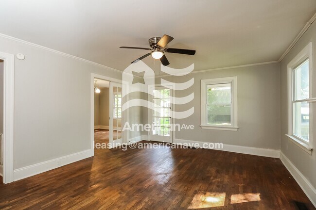 Foto del edificio - 207 Hampton Ave