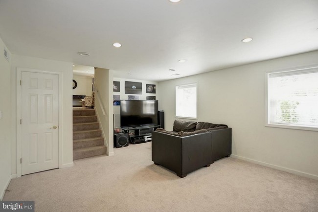 Building Photo - 3587 Conchita Dr