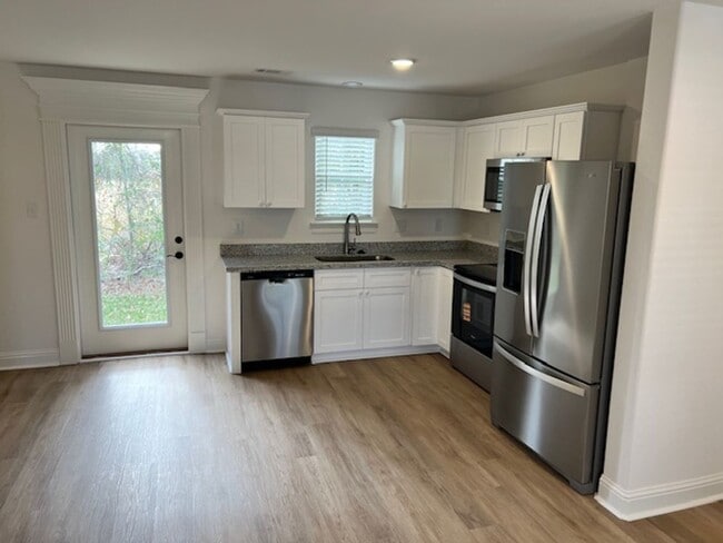 Foto del edificio - Brand new rental