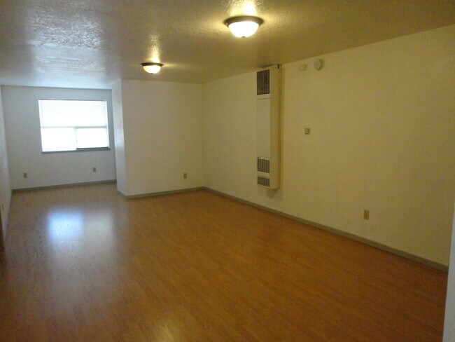Foto del edificio - 228 NE Ward Ave