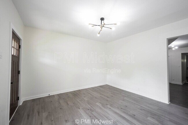 Foto del edificio - 426 N Bradley Ave