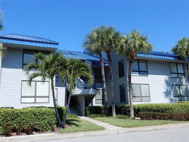 Building Photo - 910 Pinellas Bayway S