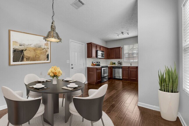 Foto del edificio - 3 Bedroom with Garage Now Available!