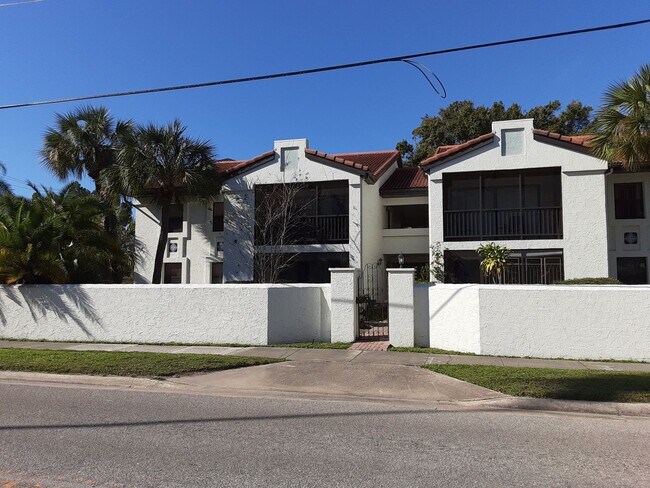 Foto del edificio - 631 N Orange Ave