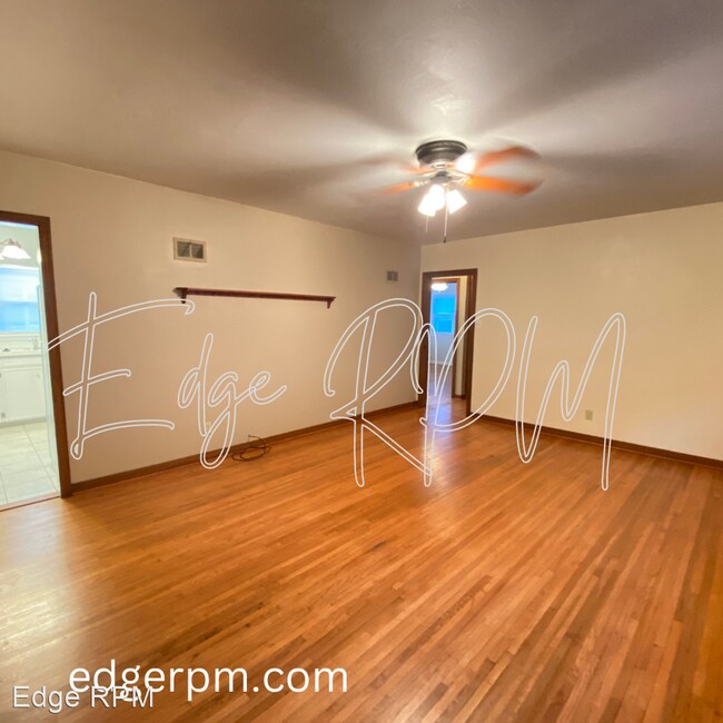 Building Photo - 2 br, 1.5 bath House - 116 7th Ave SE
