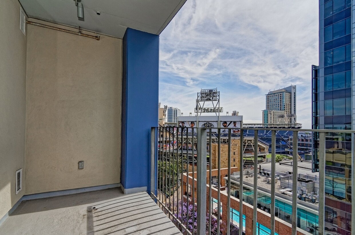 Primary Photo - 1 bedroom Condo at the fabulous ICON