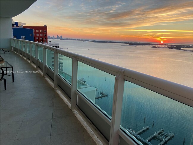 Foto del edificio - 1643 Brickell Ave