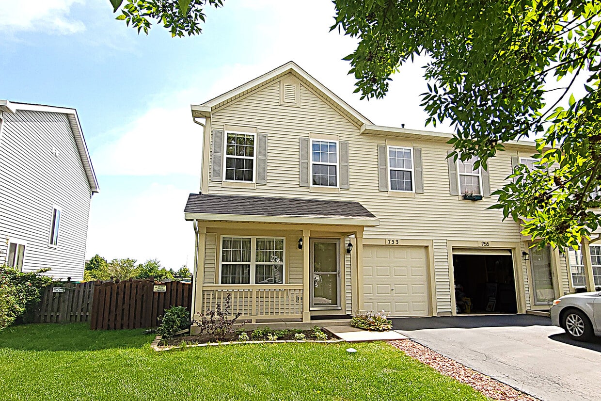 753 Zachary Dr, Romeoville, IL 60446 Townhome Rentals in Romeoville
