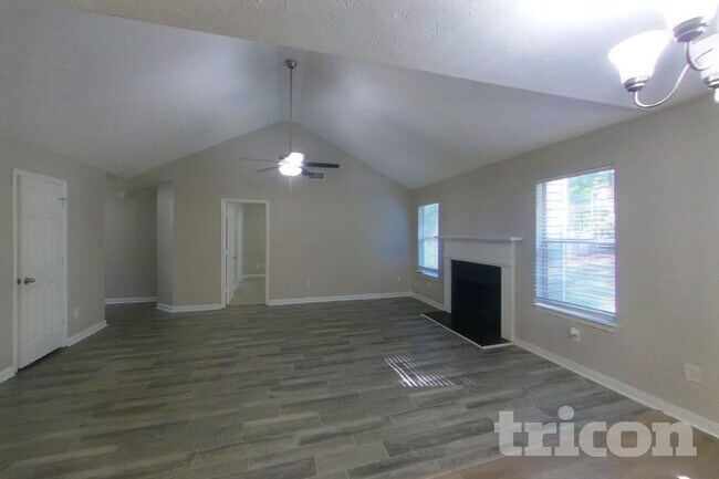 Foto del edificio - 1411 Pebble Ridge Ln