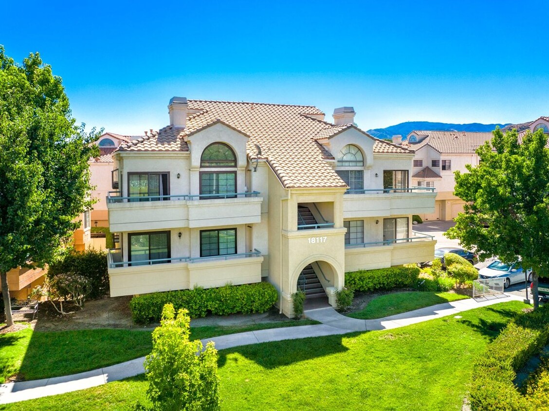 Primary Photo - 3+2+Loft, Corner Unit, 2-Car Garage!