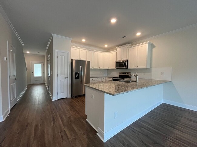Building Photo - Stunning 3BD, 2.5BA Raleigh Townhome with ...