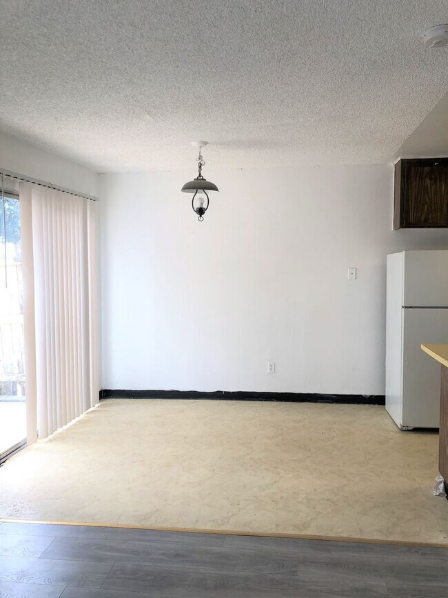 Foto del edificio - 2 bedroom 2 bath duplex