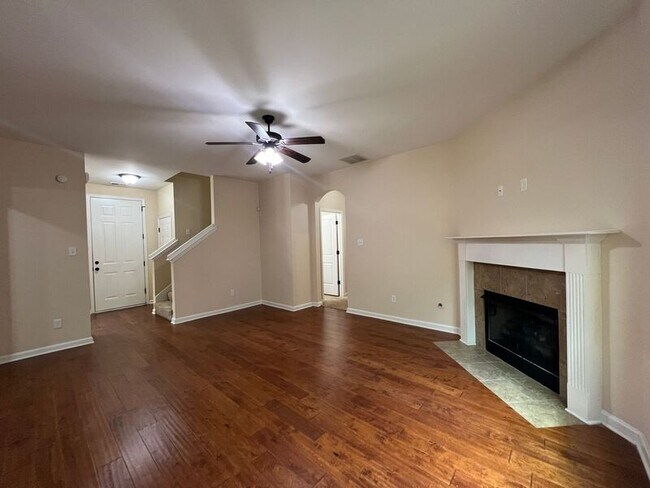 Foto del edificio - 6057 Abigail Bluffs Dr