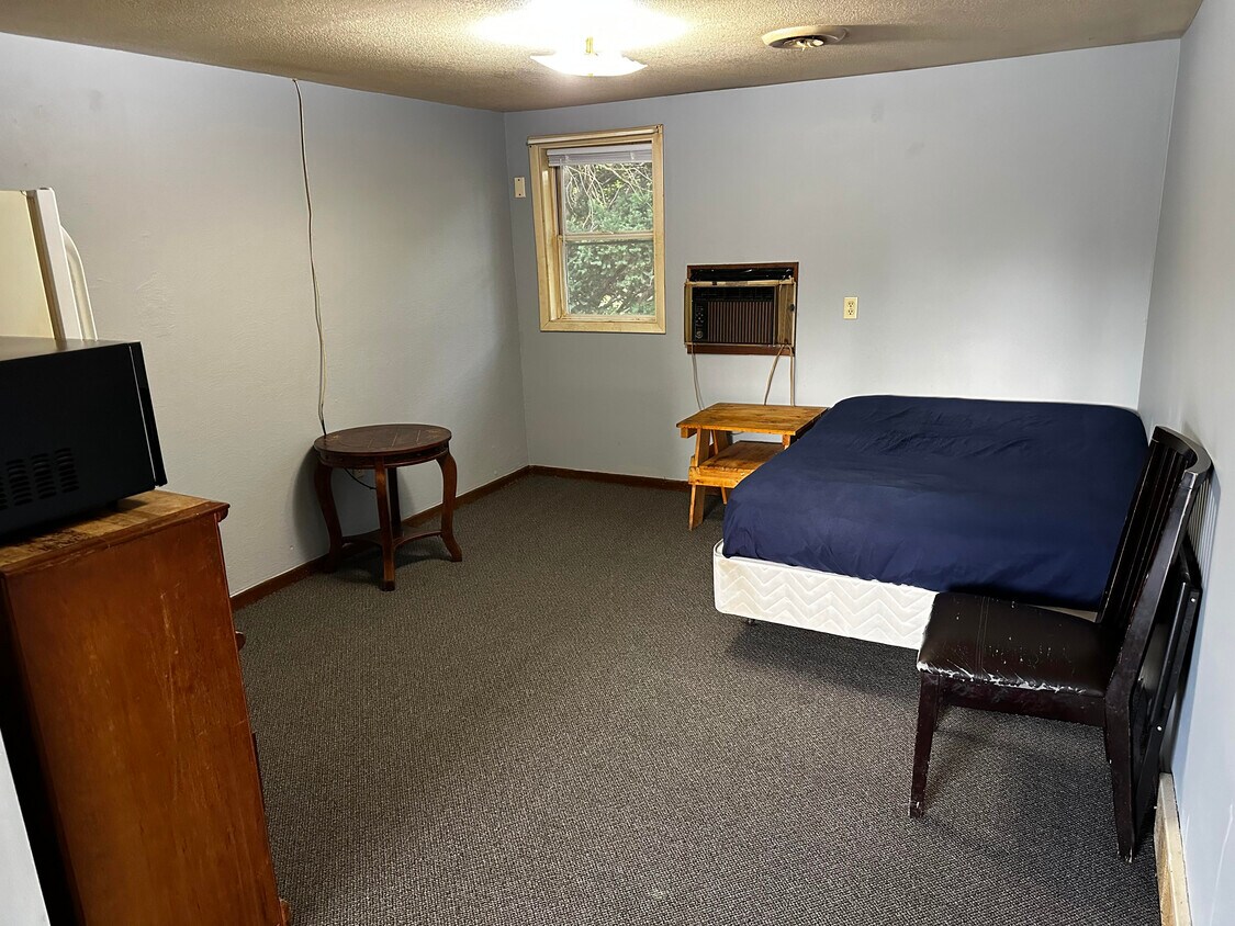 720 Hillcrest Rd Unit 1, Milan, IL 61264 Apartments in Milan, IL