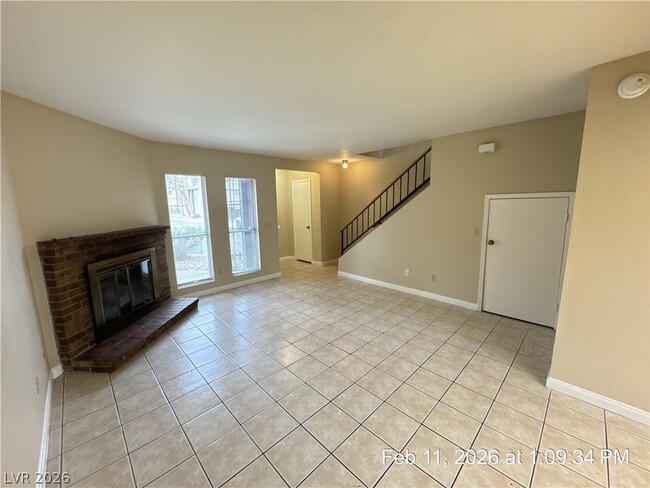 Building Photo - 580 Sellers Pl