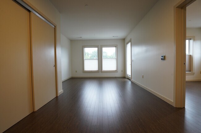 Foto del edificio - 400 Langley Rd