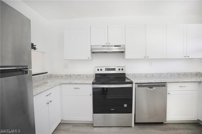 Foto del edificio - 5361 Treetops Dr