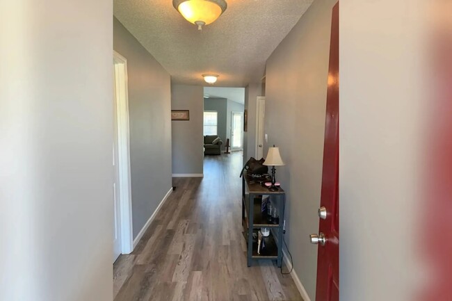 Foto del edificio - 10008 Greylock Way