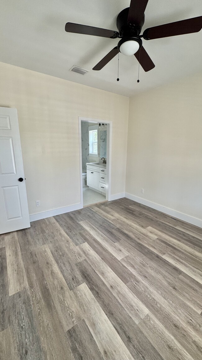 Building Photo - 1322 Fairland Ave