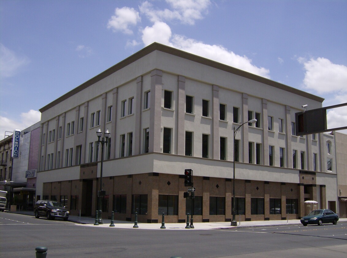 Primary Photo - Cal Main Lofts