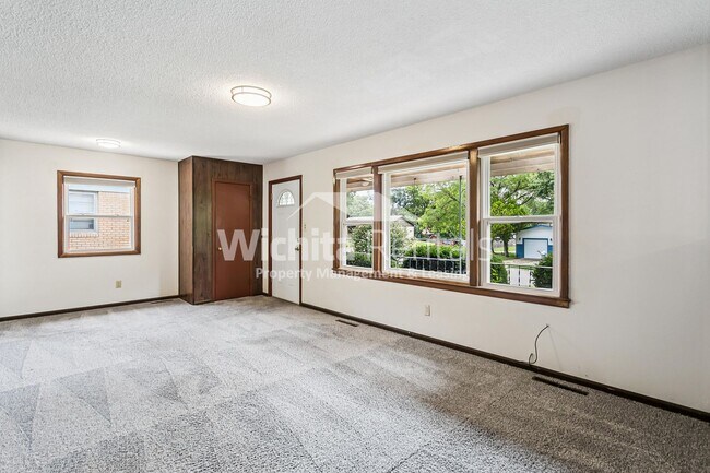 Foto del edificio - 525 S Derby Ave