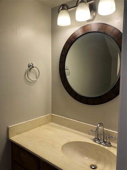 Foto del edificio - 716 W Mulberry Street Unit 5